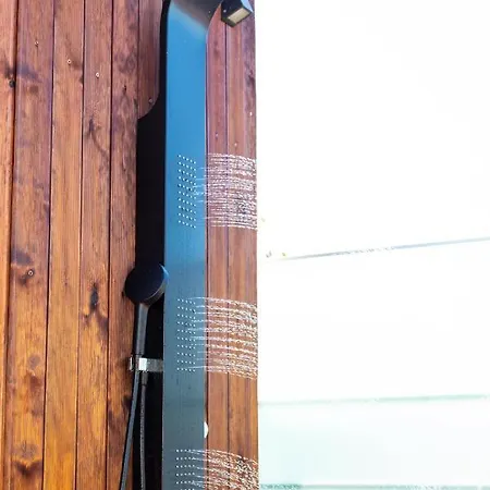 Ambassador River Shower דירה *