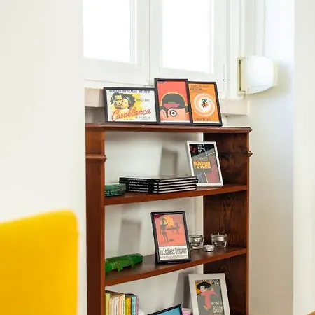 Ambassador River Shower דירה