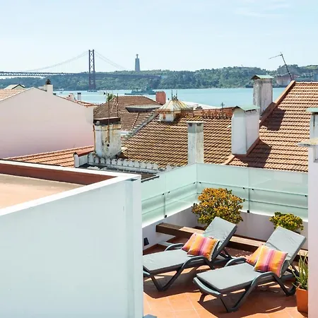 Ambassador River Shower Lisbon